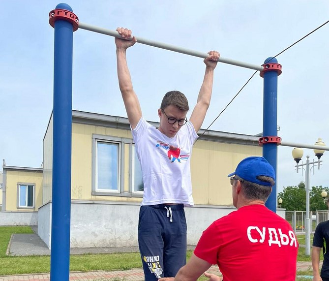 СУДЕЙСКАЯ КОЛЛЕГИЯ ПО ПОДТЯГИВАНИЮ, СГИБАНИЮ И РАЗГИБАНИЮ РУК В УПОРЕ ЛЕЖА.