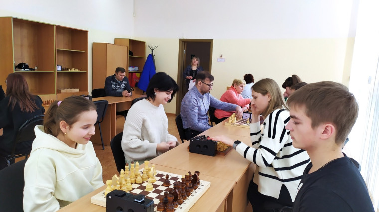Сегодня 15 февраля на базе ФОК "Звездный" с. Бессоновка состоялся шахматный турнир памяти Овсянникова В.И.. Сегодня 15 февраля на базе ФОК "Звездный" с. Бессоновка состоялся шахматный турнир памяти Овсянникова В.И..