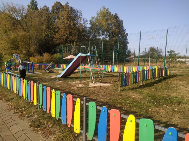 В 2022 году в рамках инициативного бюджетирования проведены работы по поставке и установке ограждения спортивно-детских площадок в с. Ближнее.. В 2022 году в рамках инициативного бюджетирования проведены работы по поставке и установке ограждения спортивно-детских площадок в с. Ближнее..
